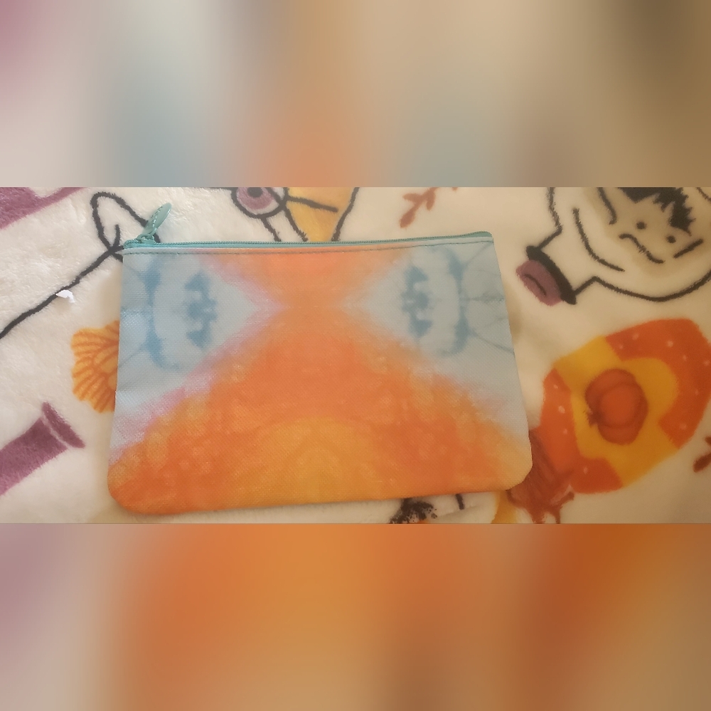 Ipsy Zipper pouch. - Picture 2 of 2